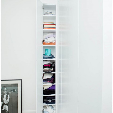 ‘L’ shape wardrobe, adjustable shelves