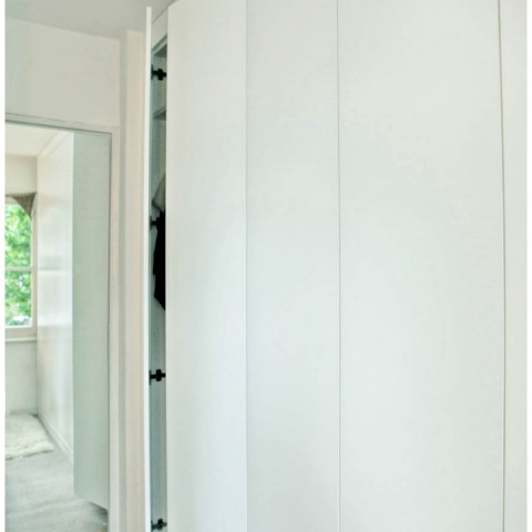 fitted floor to ceiling wardrobe