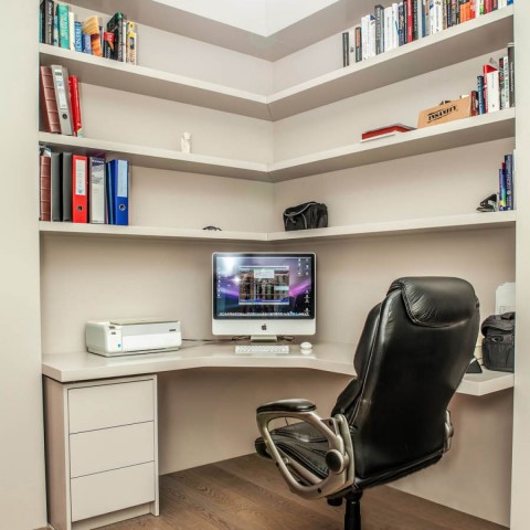 'L' shape office desk